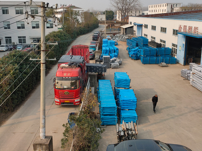 2024年12月13日鋅鋼百葉窗裝車發貨! 2024年12月13日鋅鋼百葉窗裝車發貨!