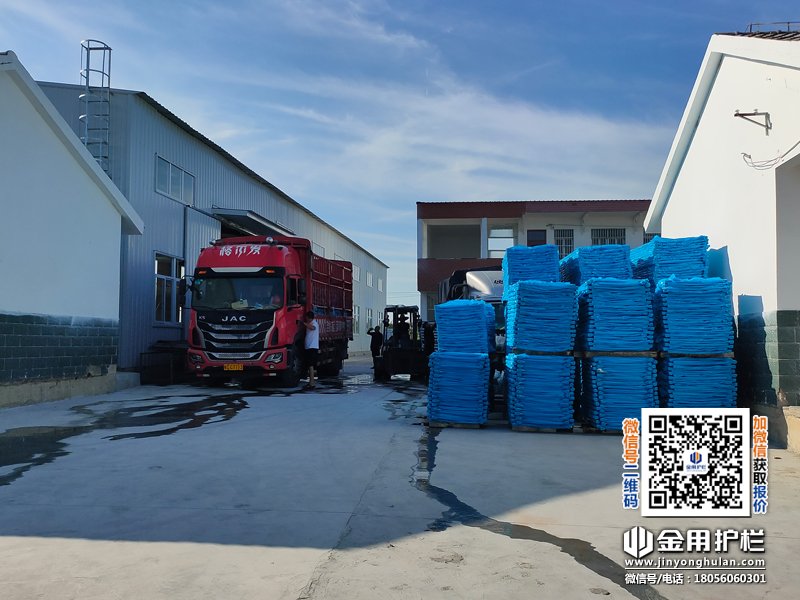 2025年7月1日鋅鋼飄窗欄桿裝車發(fā)貨！