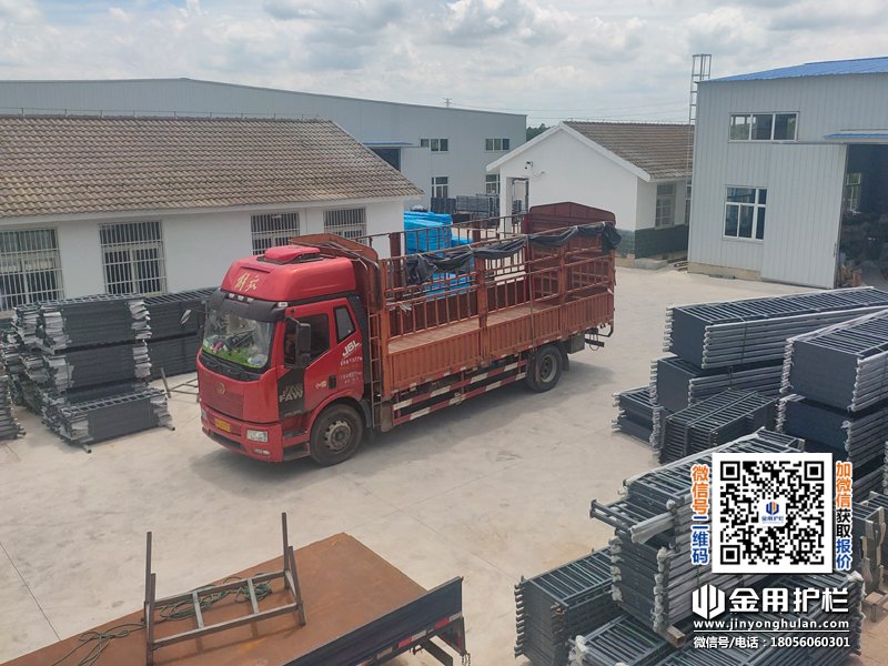 2025年7月22日鋅鋼陽臺(tái)護(hù)欄裝車發(fā)貨！