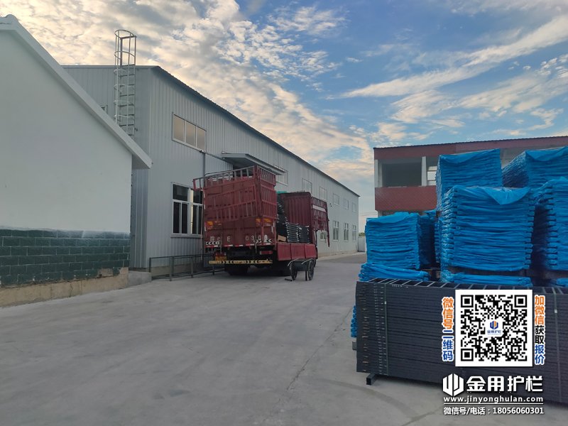 2025年7月30日鋅鋼護(hù)窗欄桿裝車發(fā)貨！