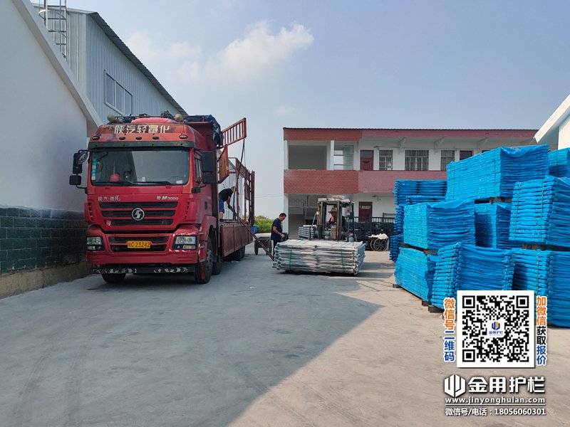 2025年8月5日鋅鋼陽臺護欄裝車發貨！