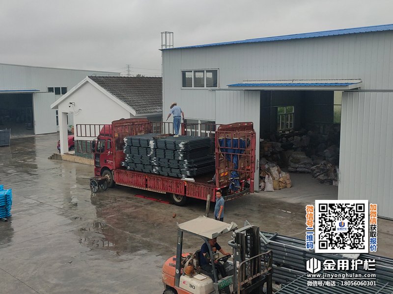 2025年8月11日鋅鋼圍墻護(hù)欄裝車發(fā)貨！