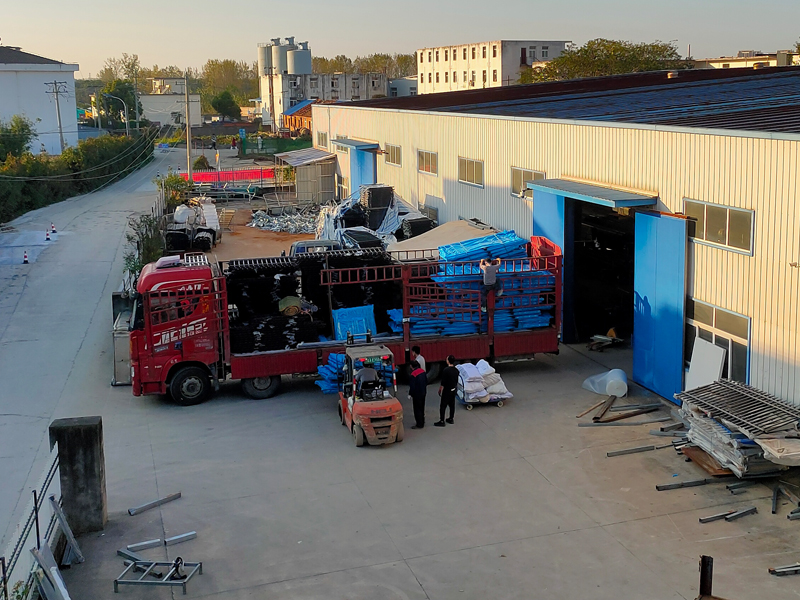 2025年10月24日鋅鋼圍墻欄桿裝車發貨！