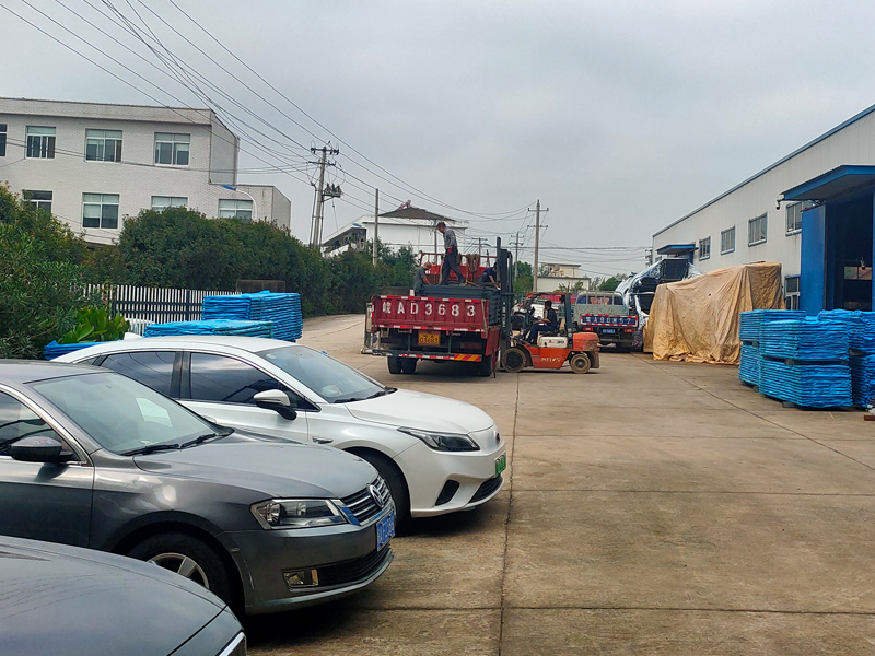 2025年10月19日鋅鋼圍墻護欄裝車發貨! 2025年10月19日鋅鋼圍墻護欄裝車發貨!