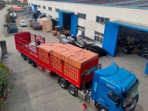 2025年10月29日鋅鋼百葉窗裝車發貨！